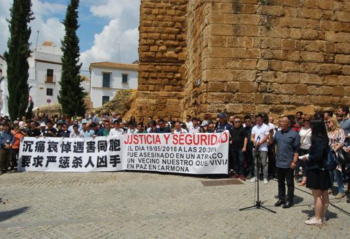 Un momento de la manifestación que ha empezado este lunes a las tres de la tarde en Carmona