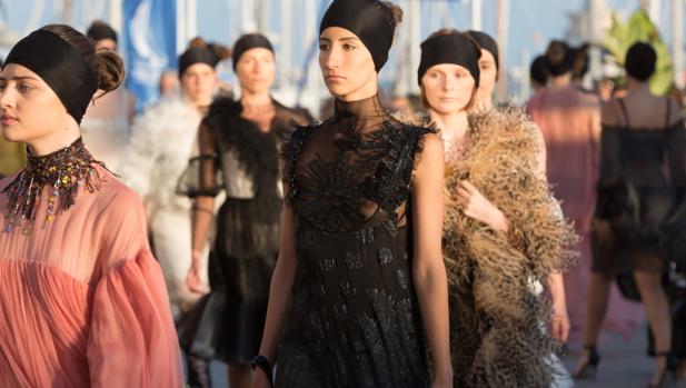 Más de 2.000 personas disfrutan de los desfiles de la Sherry Fashion Week