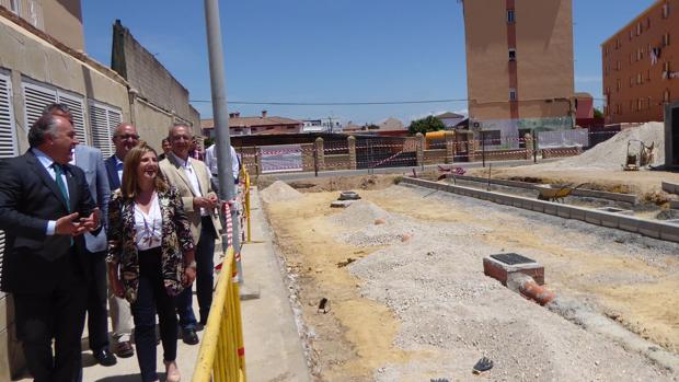 Irene García y José Ignacio Landaluce comprueban los beneficios que reporta el Plan Invierte de Diputación en Algeciras