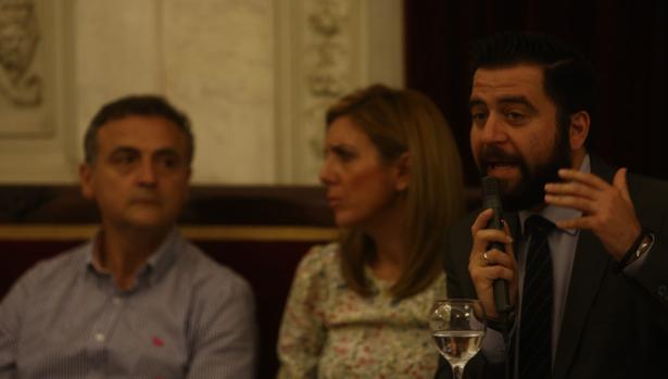 El PSOE califica de insostenible la situación del servicio de limpieza