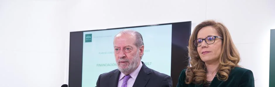 El presidente de la Diputación, Fernando Rodríguez Villalobos, y la diputada Lidia Ferrera