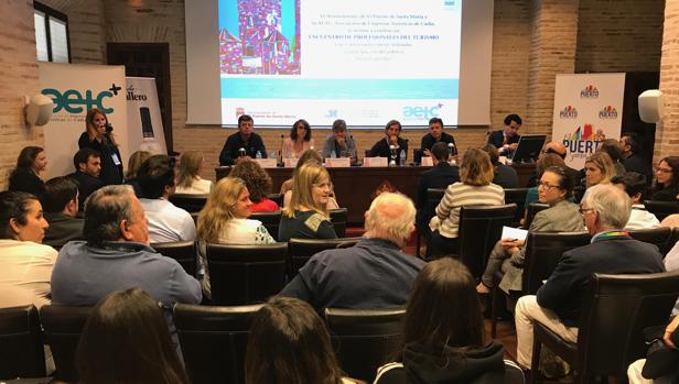 Profesionales del Turismo debaten sobre el futuro de esta provincia