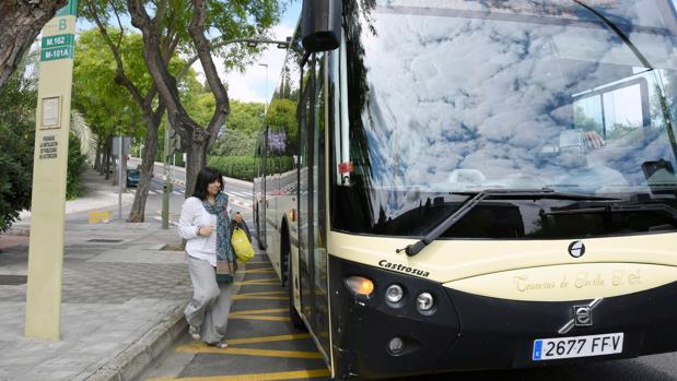 Tomares estrena una nueva lanzadera al metro para los vecinos de Santa Eufemia, Villares y Ciudad Parque