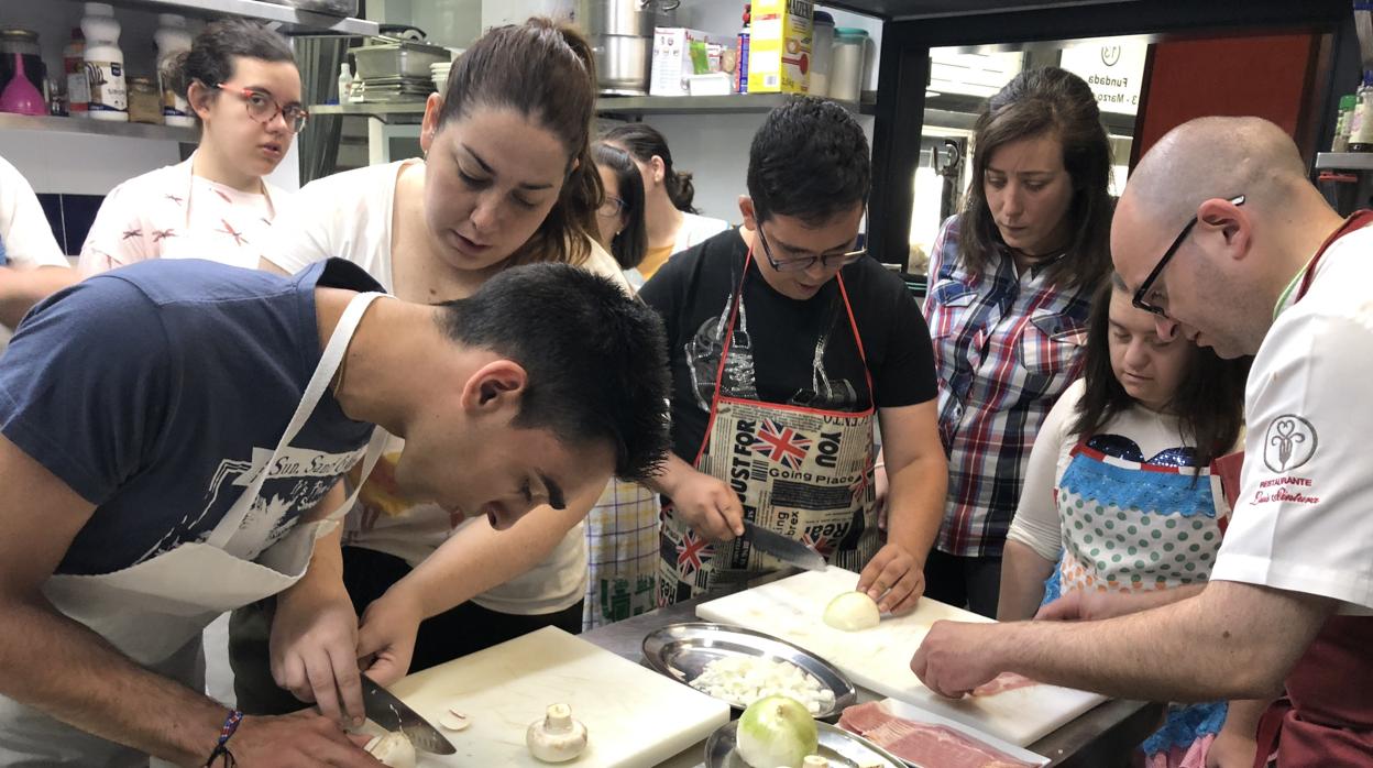 Diez jóvenes con diversidad funcional se preparan para su oportunidad laboral