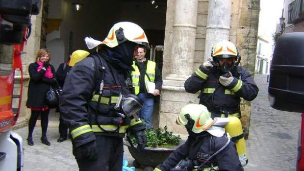 El Ayuntamiento de Carmona niega que la Inspección de Trabajo haya cerrado el parque de Bomberos