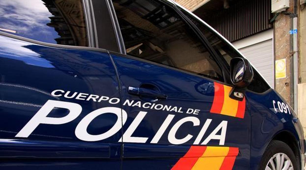 Coche de la policía nacional