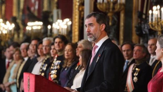 Felipe VI preside la entrega de despachos a los nuevos suboficiales