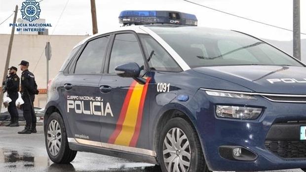 Entran armados y simulando ser agentes de Policía y Guardia Civil en casas de La Línea