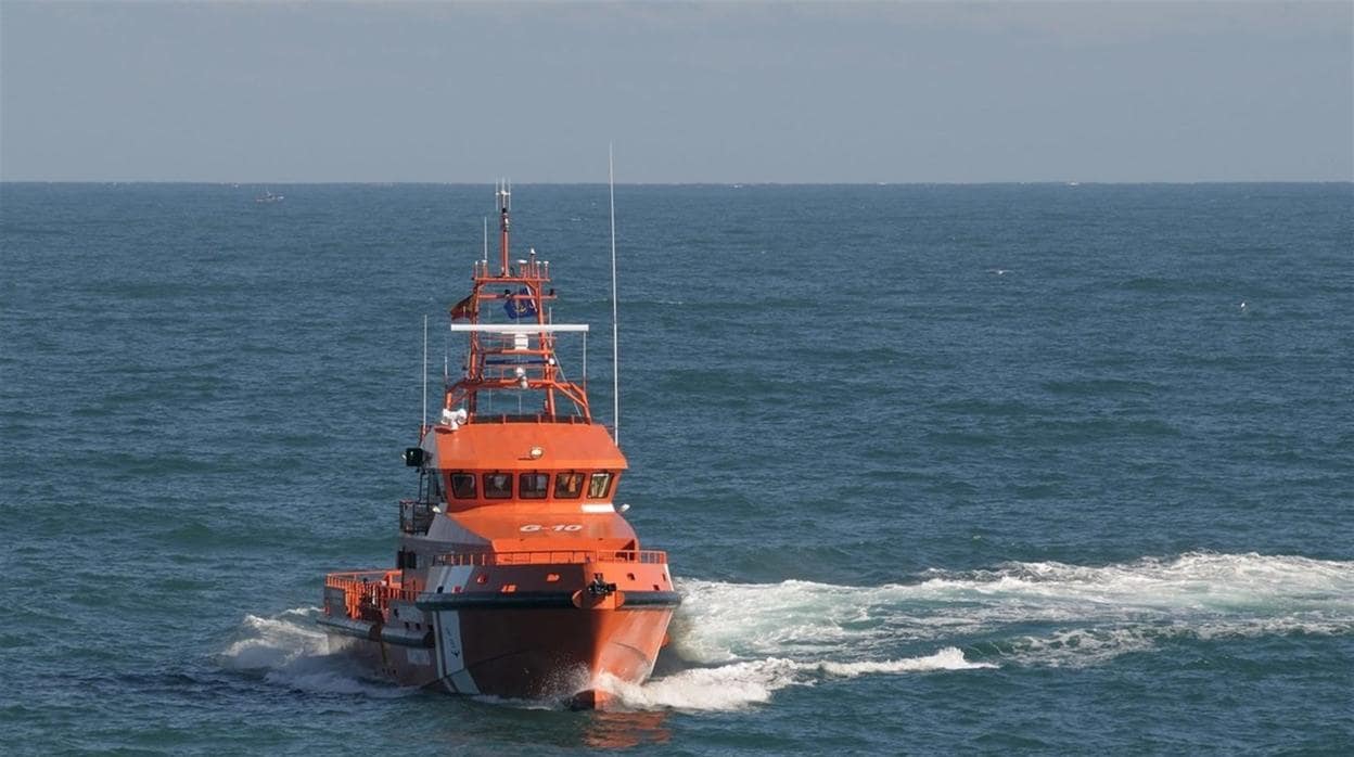 Se elevan a 131 los migrantes rescatados este jueves en el Estrecho