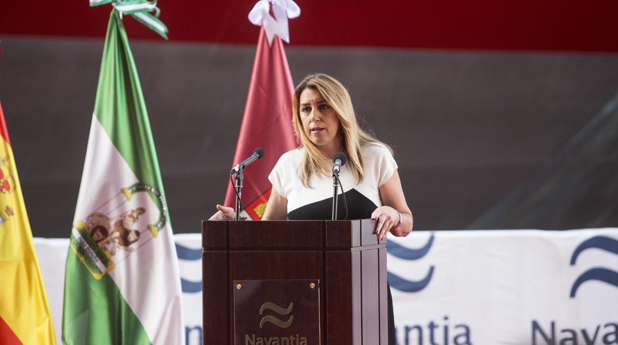 La presidenta de la Junta, Susana Díaz, durante la entrega el martes del segundo petrolero