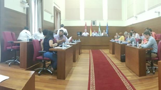 Chiclana se prepara para que 16.000 viviendas sean legales y tengan acceso a servicios como luz o agua