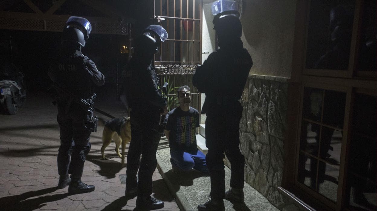 Operación de la Policía Nacional en Sanlúcar contra una banda acusada de secuestros y torturas.