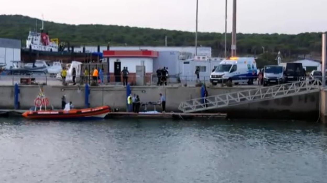 La barca hinchable en la que iba el pequeño