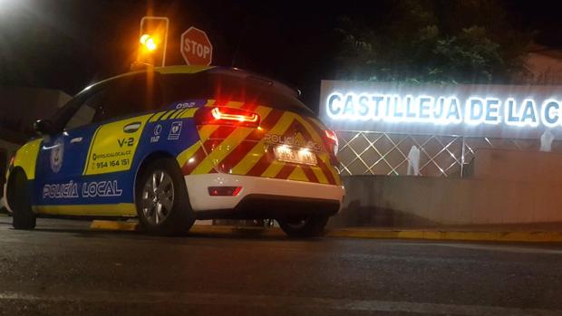 Detenido un joven de 20 años por golpear y morder a su pareja ante sus hijos en Castilleja de la Cuesta