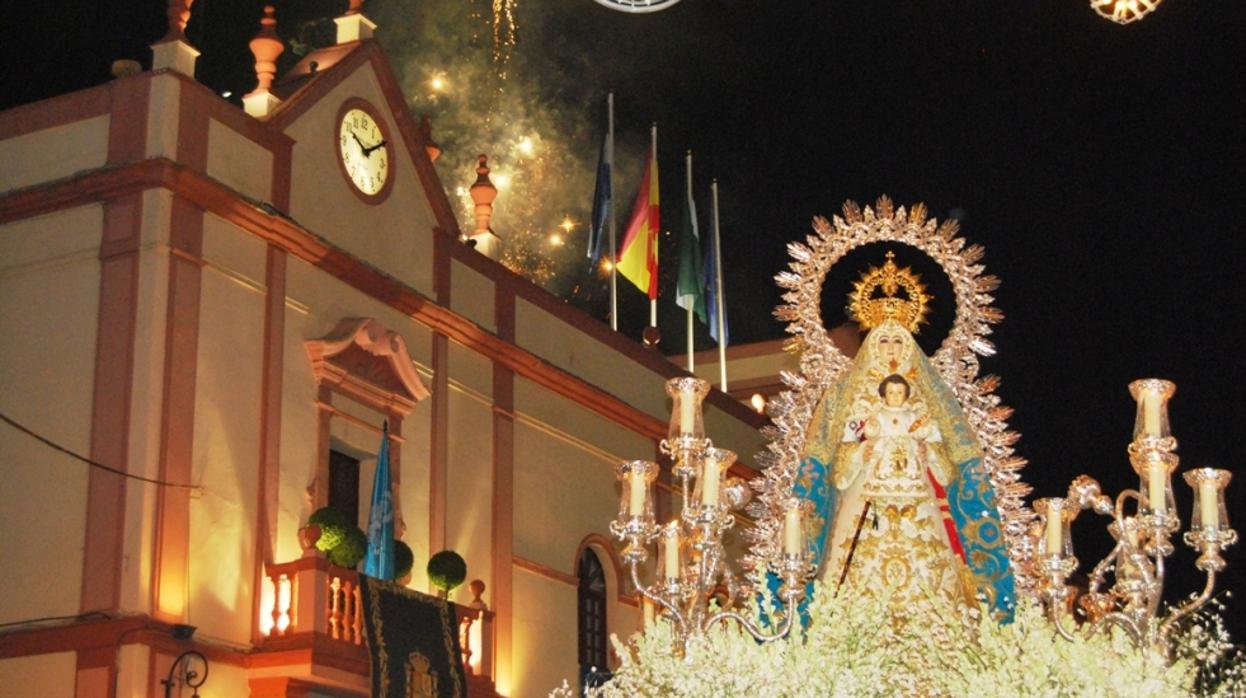 La Virgen por las calles de la localidad