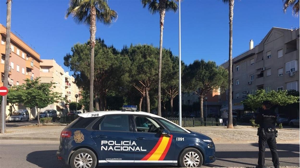 Detenido por robar amenazando con un cuchillo jamonero en una farmacia de Algeciras