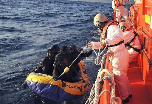 Rescatan a 269 migrantes en varias pateras y embarcaciones tipo &#039;toy&#039; en el Estrecho