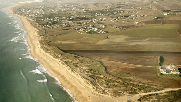 El hotel proyectado en una zona virgen de El Palmar salta al Parlamento