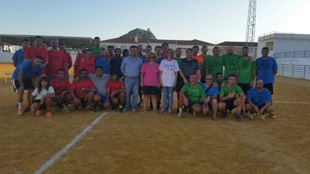 Pruna organiza el viernes 14 un partido de fútbol entre guardias civiles, payos y gitanos por la convivencia