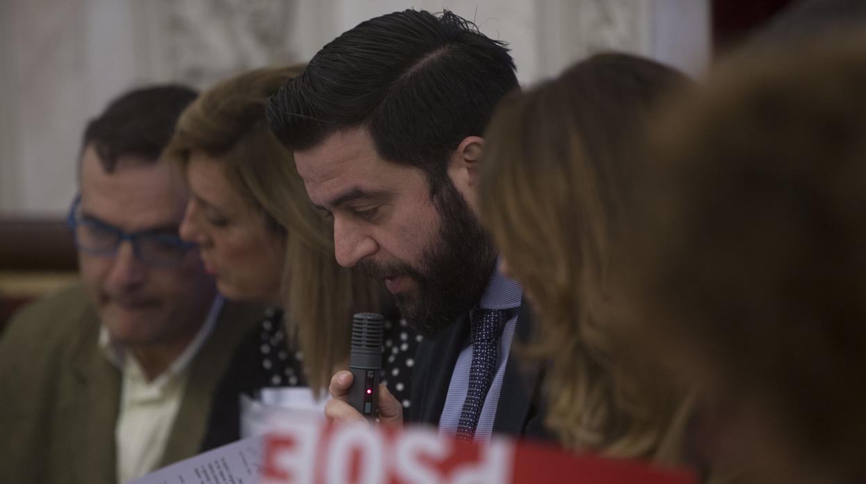 El equipo de Gobierno lamenta que PP y Cs se hayan aliado con el PSOE, al que acusa de «ponerse de perfil».