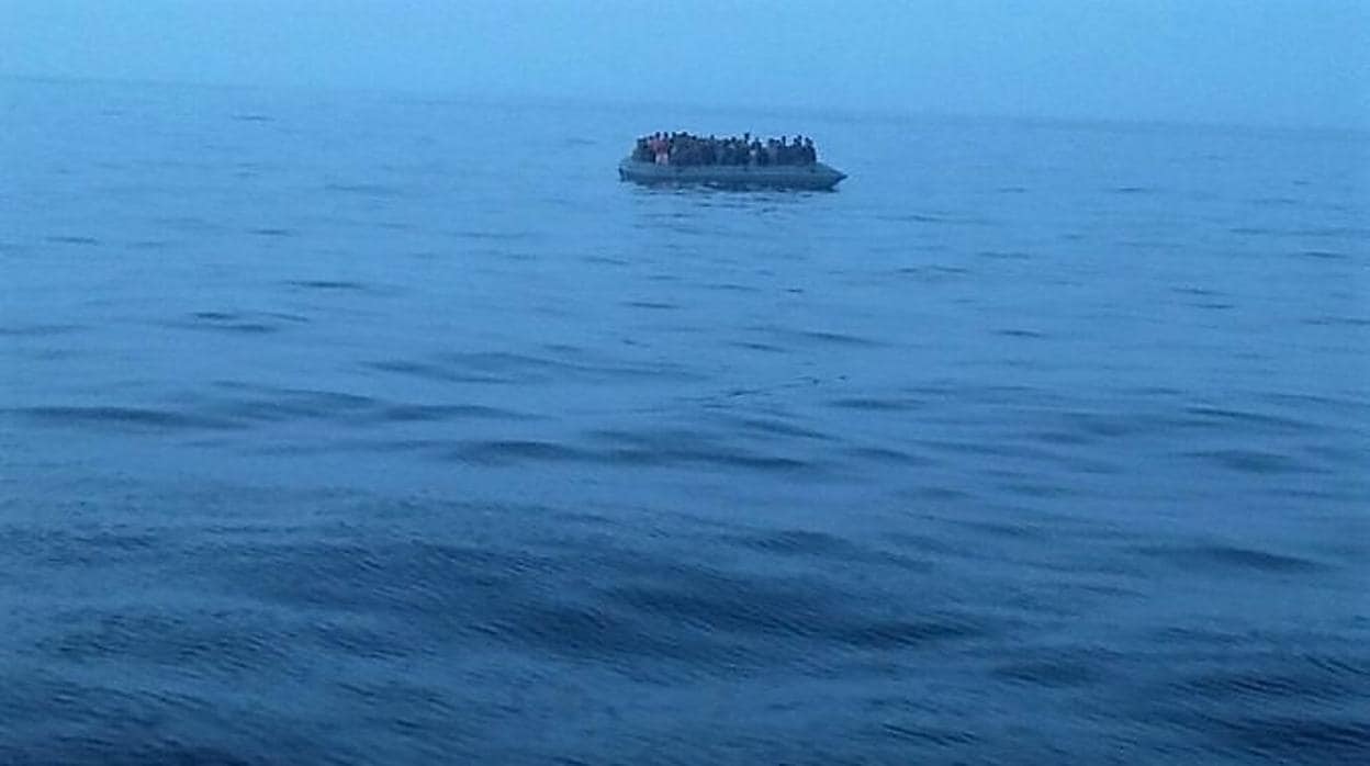 Rescatados un total de 259 inmigrantes a bordo de siete pateras en el Estrecho