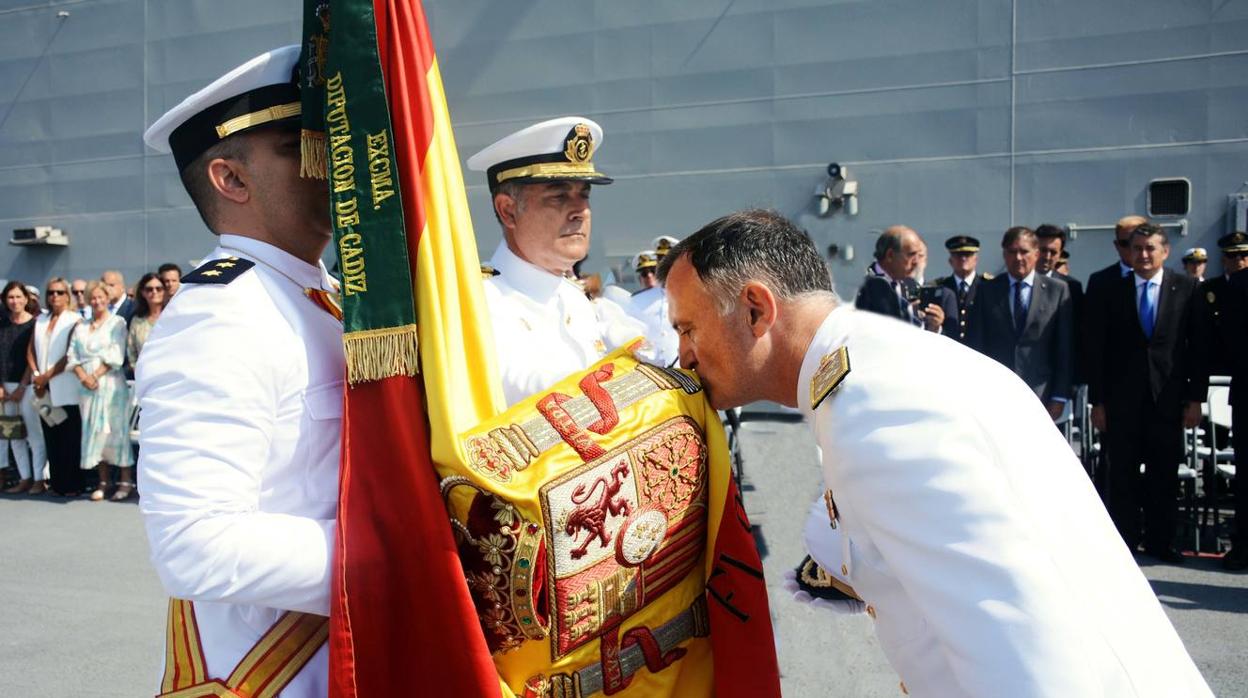 La Armada despide en la base de Rota al almirante de la Flota Juan Rodríguez Garat