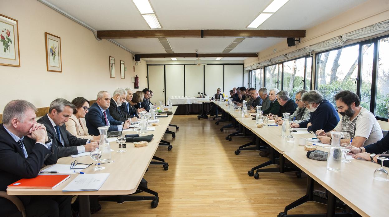 Imagen de la primera reunión del plan estratégico de Navantia entre empresa y sindicatos el pasado enero