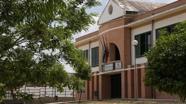 Los alumnos del instituto Pablo Neruda se niegan a ir a clase por temperaturas de hasta 39 grados