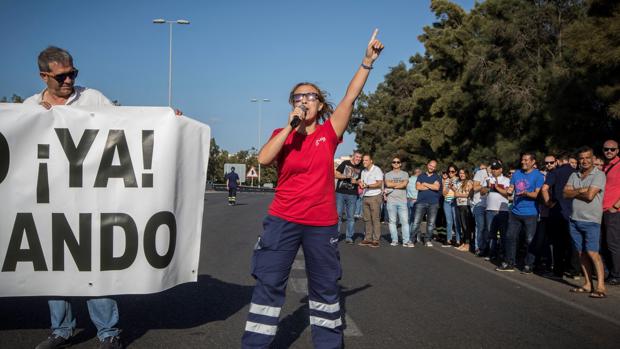 «No juegue con el pan de los gaditanos, no ponga en peligro 6.000 empleos»