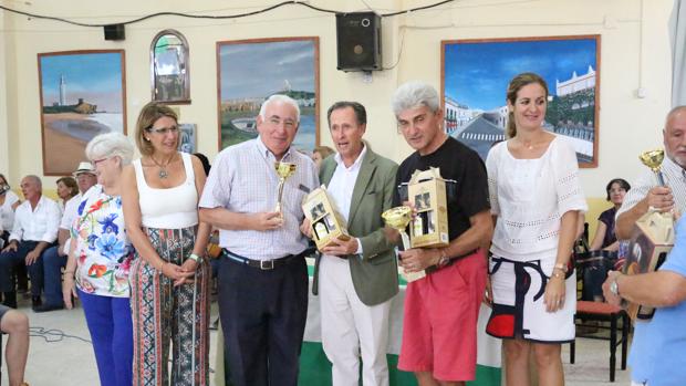 El alcalde preside el acto de homenaje a los mayores