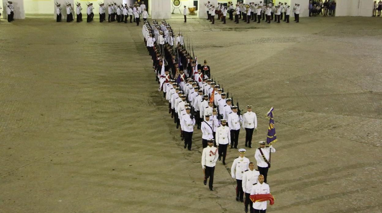 El Tercio de Armada celebra un Arriado Solemne de Bandera