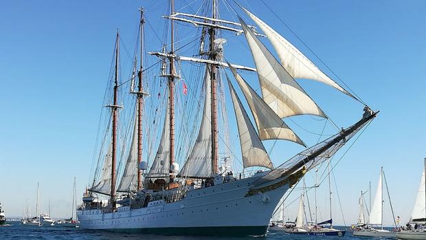 Un tribunal militar reabre la causa por los 127 kilos de cocaína hallados en el Elcano