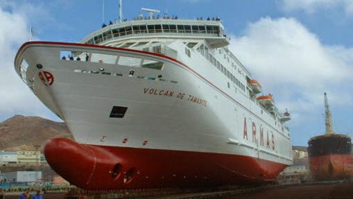 El ferry 'Volcán de Tamasite'.