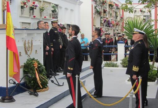 La Armada rinde homenaje en San Fernando a los Caídos por la Patria