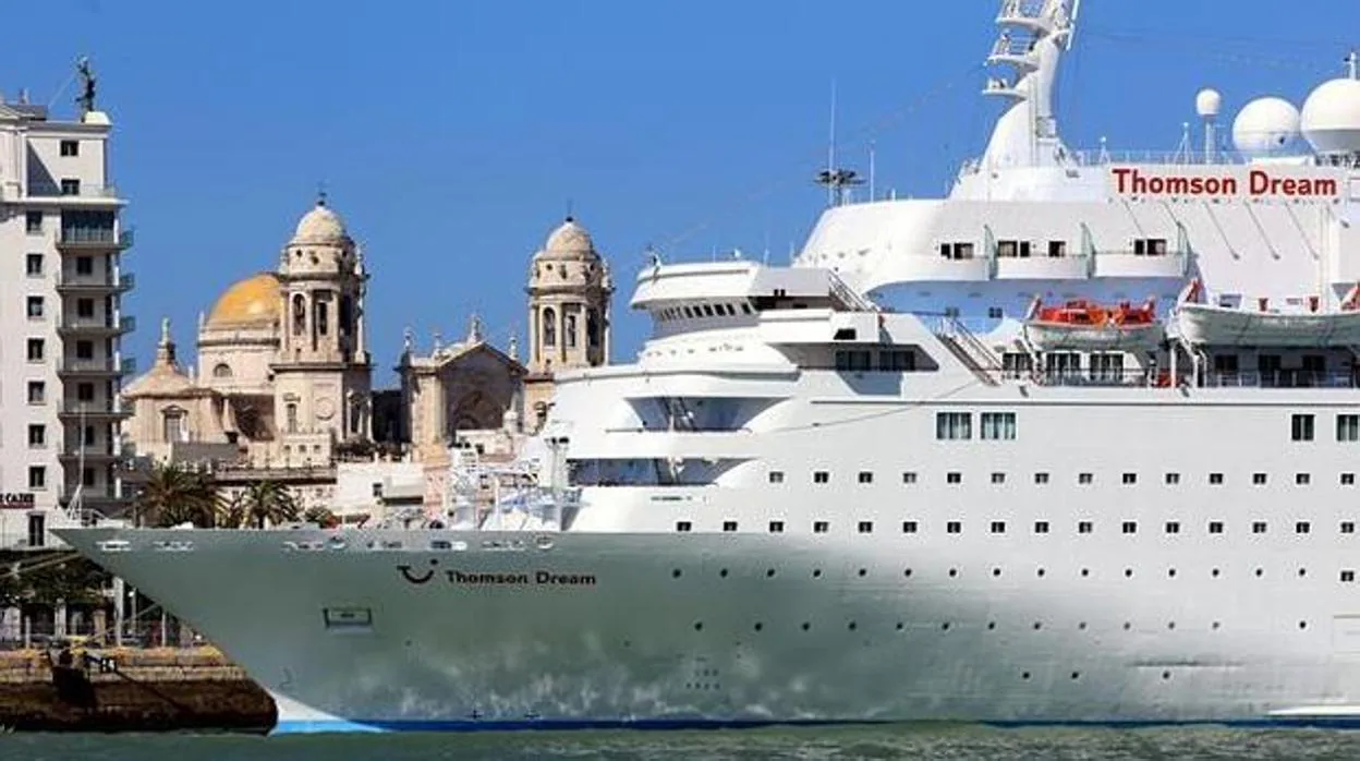 Cádiz presenta sus posibilidades como puerto base de crucero a navieras de Estados Unidos