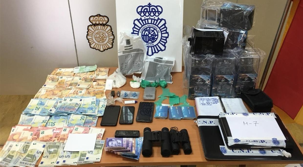 A prisión un hombre acusado de menudeo de cocaína en un piso de Algeciras