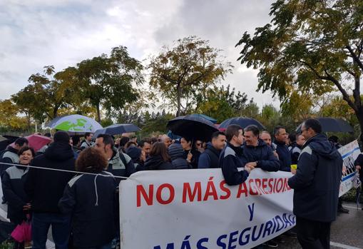 Corte de accesos y comunicaciones en las prisiones de Cádiz por la huelga de funcionarios