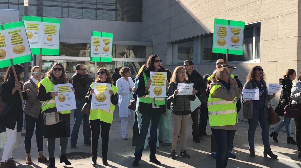Los trabajadores del Hospital de Utrera ya han protagonizado varias manifestaciones para mostrar su malestar