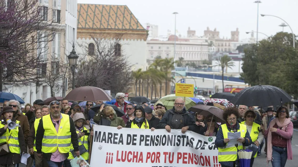 Manifestación por las pensiones en Cádiz.