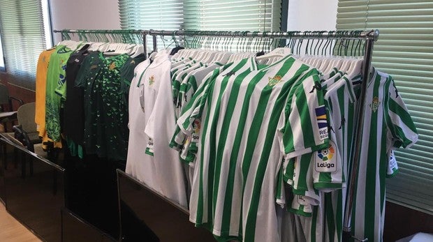 La banda del BMW, detrás del robo de la tienda oficial del Real Betis en el Benito Villamarín de Sevilla