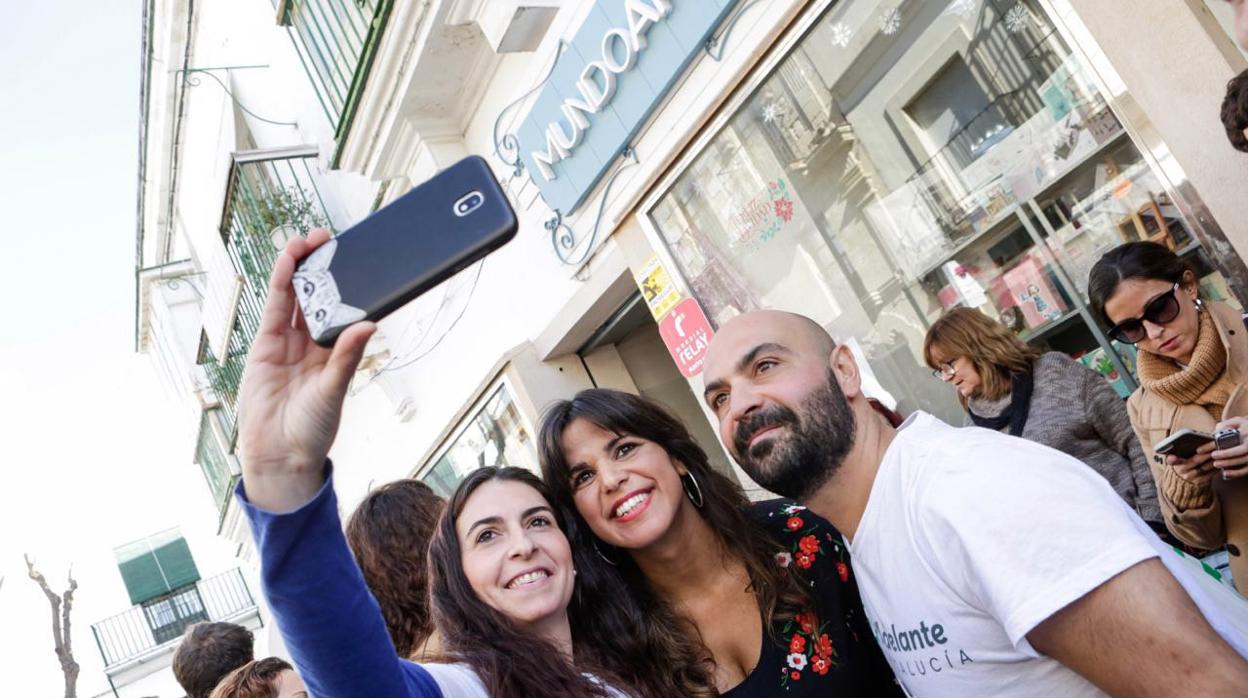 Teresa Rodríguez, en las calles de El Puerto de Santa María.