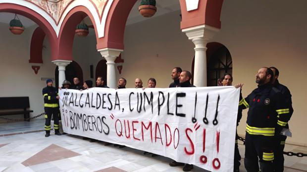 Los bomberos de Alcalá advierten de que están «agotados» por el exceso de turnos