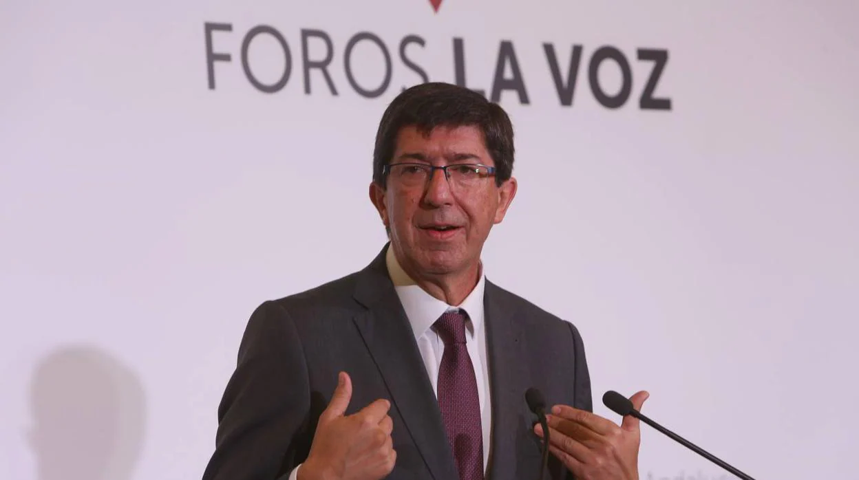 Juan Marín durante su intervención en el foro La Voz de Cádiz.