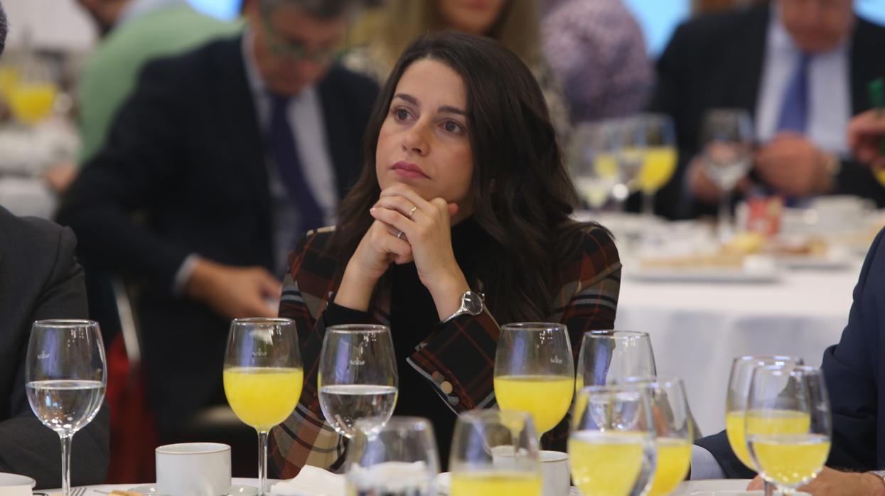 Inés Arrimadas, durante el desayuno en el Foro LA VOZ.