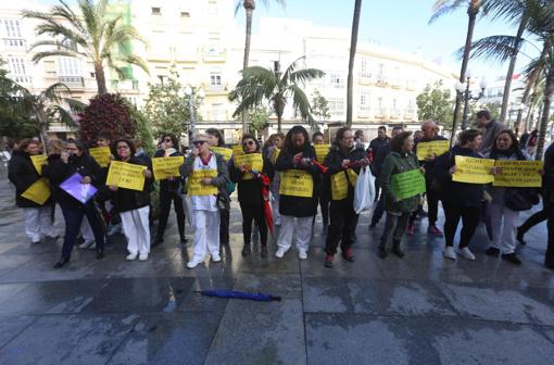 La concentración pacífica de las limpiadoras gaditanas.