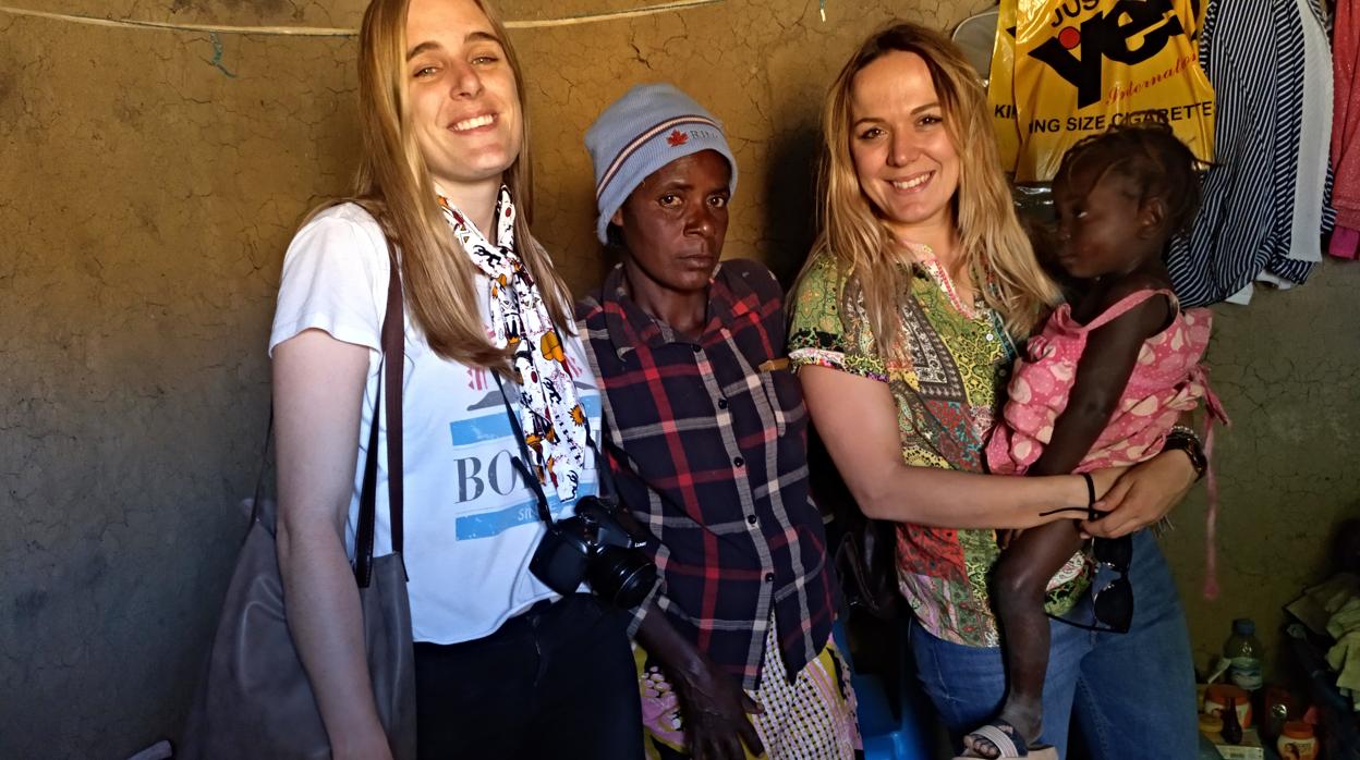 María Medina y Rebeca Herrera en la imagen, han creado con Rocío Quiñones la asociación Mundo Oreda