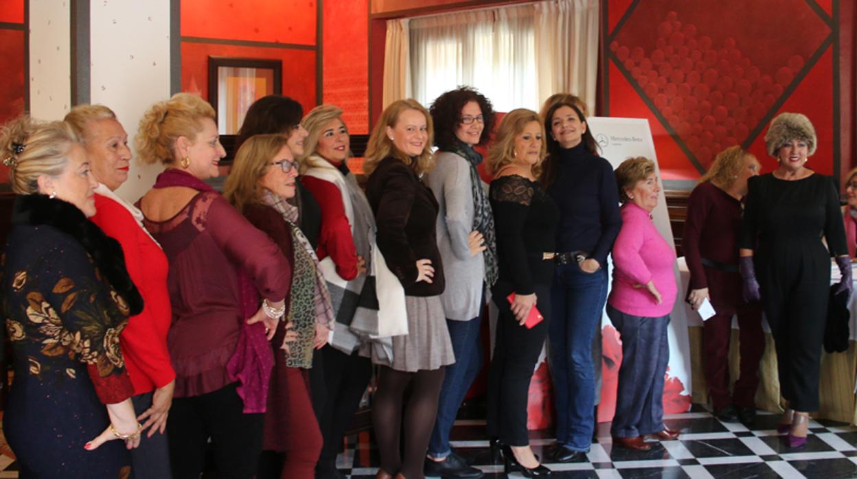 Un centenar de mujeres participan en el casting &#039;Mujeres con solera&#039; de la pasarela flamenca de Jerez