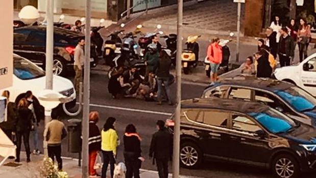 Revuelo por el accidente de una motocicleta en la Avenida