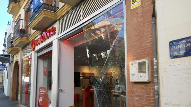 Una tienda de telefonía de Alcalá de Guadaíra sufre el quinto robo desde que abrió