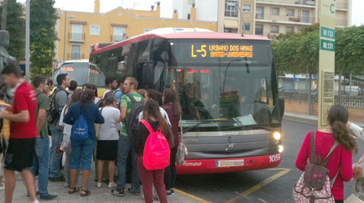 Dos Hermanas ultima la licitación de sus autobuses urbanos tras diez años gestionados por Los Amarillos